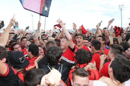 El futbol tornarà al feu roig-i-negre 90 dies després de la consecució de l'ascens contra el Racing.