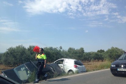 Dos vehicles surten de la via a la carretera entre Reus i Cambrils