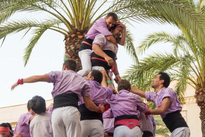 La Colla Jove celebra haver descarregat a Vilanova el segon pilar de 8 amb folre i manilles de la seva història.