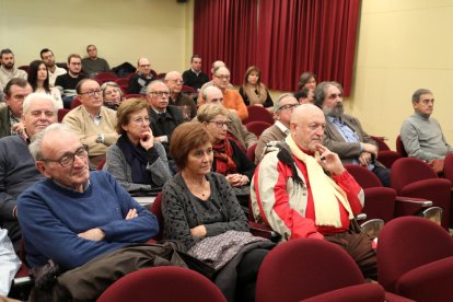 En primera fila, membres destacats de l'Arqueològica.