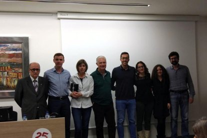 Foto de família dels guanyadors dels premiats per l'Acadèmia de Ciències Mèdiques de la URV. Imatge del 24 de febrer de 2017 (horitzontal)