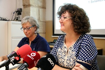 La directora de los servicios territoriales de Ensenyament en las Terres de l'Ebre, Manolita Cid, en la presentación de los datos del nuevo curso escolar en el territorio.