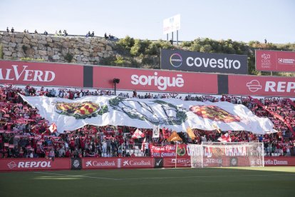 Gran ambiente en el interior del Nou Estadi.