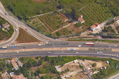 Imagen aérea en la cual se aprecia la longitud de los carriles de entrada y de salida en la A-7.