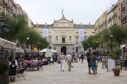 L'estrebada d ela bossa de mà es va produir a prop de la plaça de la Font.