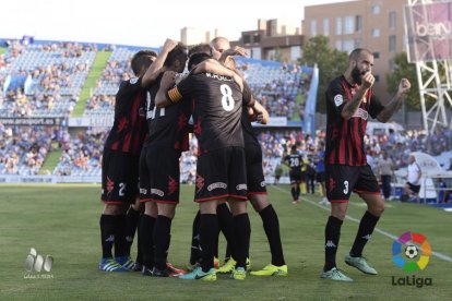 Els jugadors del Reus, celebrant el gol d'Edgar.