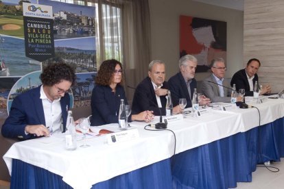 Els signants han presentat el manifest aquest 6 d'octubre a l'Hotel