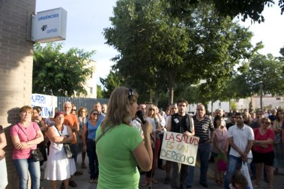 Imagen de archivo de una concentración en defensa del CAP Muralles y en contra de los recortes.