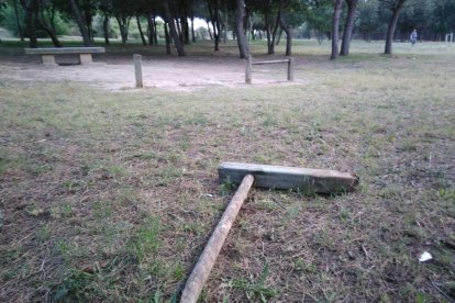 Els veïns denuncien la degradació del parc de la Muntanyeta