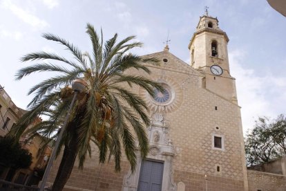 Les esquerdes obliguen a tancar l'església de Sant Feliu de Constantí