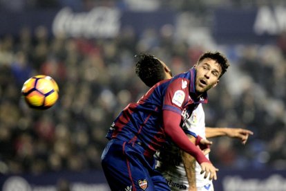 Víctor Casadesús, exjugador del Nàstic, busca ara l'ascens a Primera Divisió amb el Llevant.