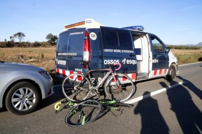 Imagen de las bicicletas donde viajaban las víctimas del pasado mes de diciembre. Una de ellas murió.