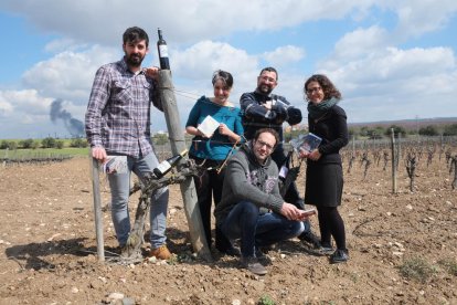 Toni Sànchez-Ortiz, Francesc Ferré i Anna Espelt descriuen experiències vitals i professionals a Retrats de Vi.