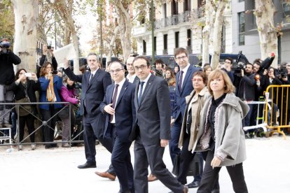 Rizo, Mundó, Romero, Turull, Balsa|Alberca, Horno y Borràs llegando a la Audiencia Nacional el 2 de noviembre.