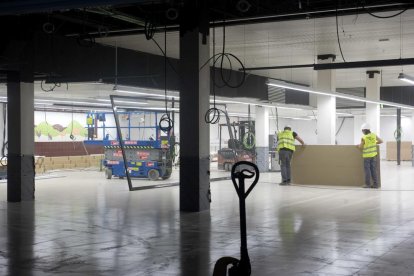 Imagen del supermercado, situado en la planta baja del edificio.