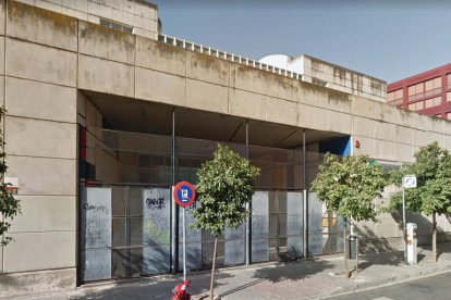 Imagen de la fachada exterior del centro educativo donde tuvieron lugar los hechos.