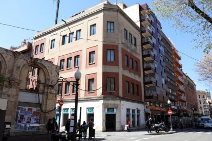 El conegut com edifici de Telefònica, on obrirà el hostel, està localitzar a la cantonada de la Rambla Nova amb Fortuny.