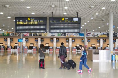 Una imatge d'arxiu de l'interior de la terminal de l'Aeroport de Reus.