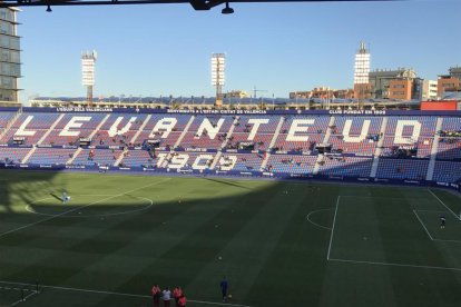 L'Estadi Ciutat de València, moments abans de començar el duel.