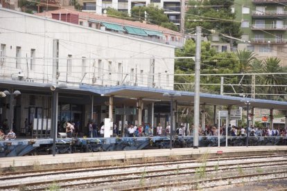 Onze dies després d'iniciar les obres de l'estació, encara no són visibles