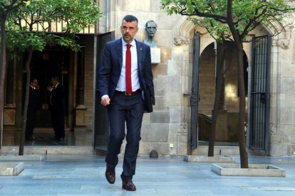 Santi Villa entrando en la reunión del Consejo Ejecutivo del 10 de octubre.