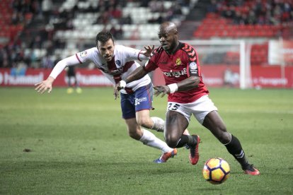 Achille Emaná vuelve a ser la esperanza del Nàstic