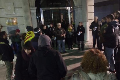 La ruta es va iniciar davant la seu actual de la Cambra de Comerç, que havia estat una comissaria de policia.