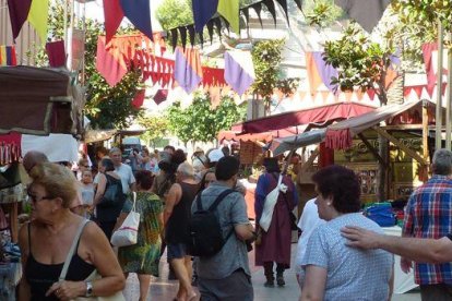 El Mercado Medieval de Salou se ha llenado de paradas de productos artesanales.