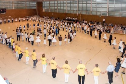 En el concurs hi van participar una dotzena de colles sardanistes procedents de diversos municipis de Tarragona.