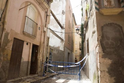 Una biga es desprèn al carrer de les Moles sense causar ferits