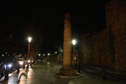 La muralla de Tarragona amb llums apagades per L'Hora del Planeta el 19 de març de 2016