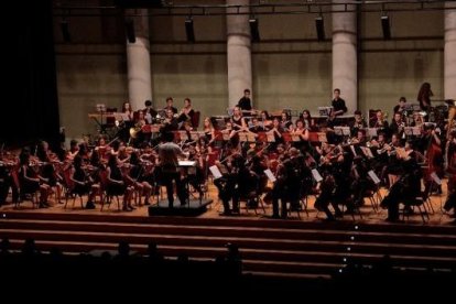 Imagen de archivo de los alumnos de la Escuela y Conservatorio de la Diputación en Tarragona en un concierto.