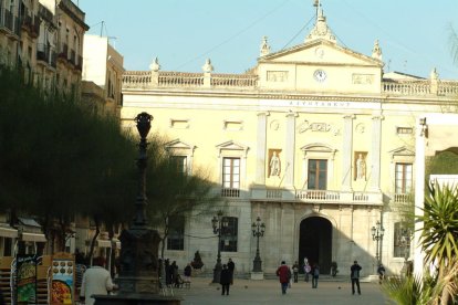 Façana de l'Ajuntament de Tarragona.