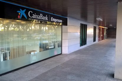 Caixabank té tres centres especialitzats en empreses a la demarcació, concretament a Tarragona, a Reus i a Tortosa.