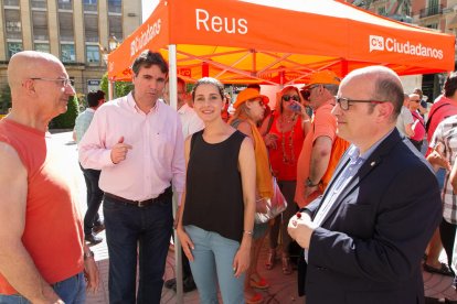 Inés Arrimadas va visitar la Plaça Prim de la capital del Baix Camp.