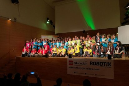 Foto de grup dels participants en el First Lego League del matí.