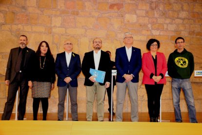 Foto dels set caps de llista a les eleccions del 21-D per Tarragona. D'esquerra a dreta, Eusebi Campdepadrós, Yolanda López, Òscar Peris, Alejandro Fernández, Matías Alonso, Rosa M. Ibarra i Xavier Milian. Imatge del 5 de desembre del 2017