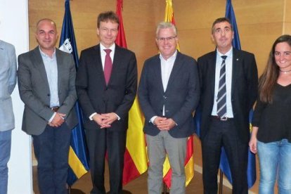 L'alcalde de Salou, Pere Granados, junt al director i als gestors de Merce