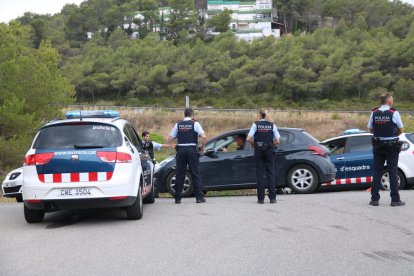 Imagen de archivo de agentes de los Mossos en el marco del dispositivo de búsqueda del presunto autor del tiroteo de Gavà.