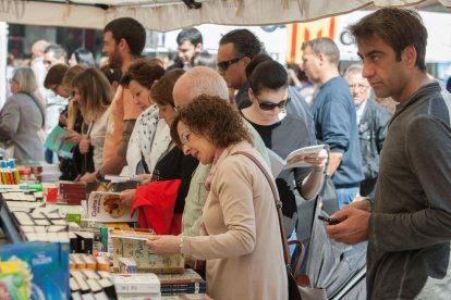 En cinc anys s'ha incrementat cinc punts el volum de llibres que es compren en català.