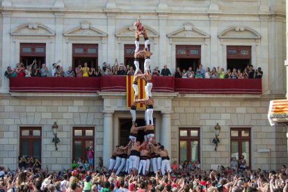 Els Xiquets de Reus han carregat el 3de9 folrat per Sant Pere