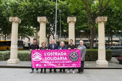 A la presentació d'aquest dimarts hi han pres part la presidenta del Reus Deportiu, Mònica Balsells, i els jugadors del primer equip d'hoquei Joan Salvat i Marc Ollé.