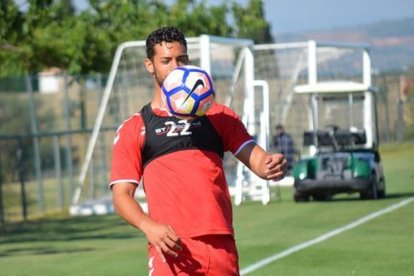 Marí, durante un entrenamiento con el Nàstic.