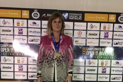 Sylvia Fontana se lleva dos medallas en el Campeonato de España Master de Invierno.