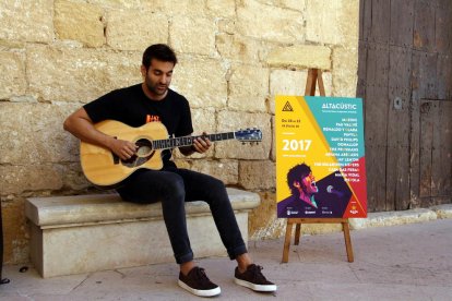 Jay Lem'on, que actuarà al festival, ha mostrat un tast de la seva música durant la presentació de l'esdeveniment.