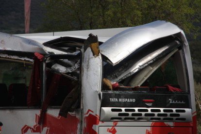 Parte de atrás del autocar accidentado en Freginals.