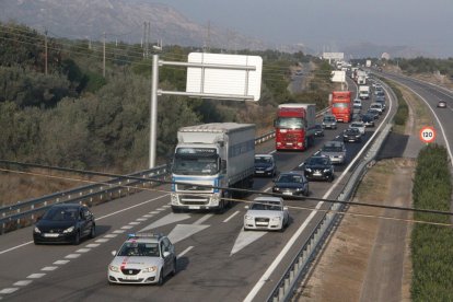 Los Mossos detienen a cuatro hombres al AP-7 en el Baix Ebre cuando intentaban cometer robos con el método 'peruano'