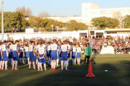 Los equipos, en el césped.