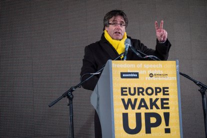 Carles Puigdemont, en una imatge d'arxiu, durant la seva intervenció a l'acte final de la manifestació de Brussel·les del passat 7 de desembre.