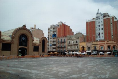 En dos meses, los marchantes podrían volver a la plaza Corsini.